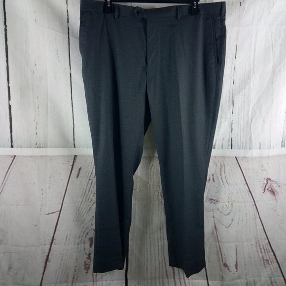 NWOT Roundtree & Yorke TravelSmart Classic Fit Dark Gray Dress Pants 42x30 FF - Picture 1 of 8